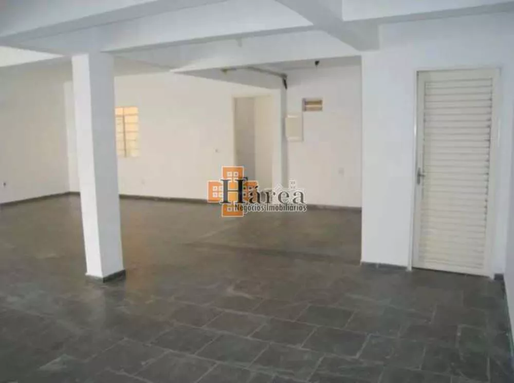 Casa para alugar com 4 quartos, 320m² - Foto 18