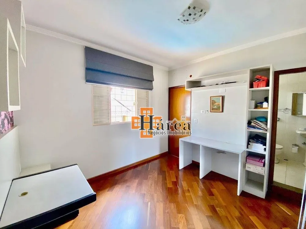 Sobrado, 3 quartos, 304 m² - Foto 4
