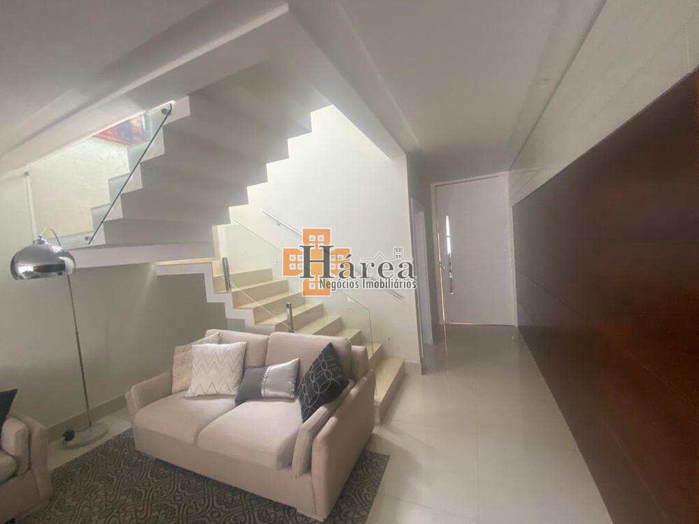 Sobrado à venda com 3 quartos, 450m² - Foto 1