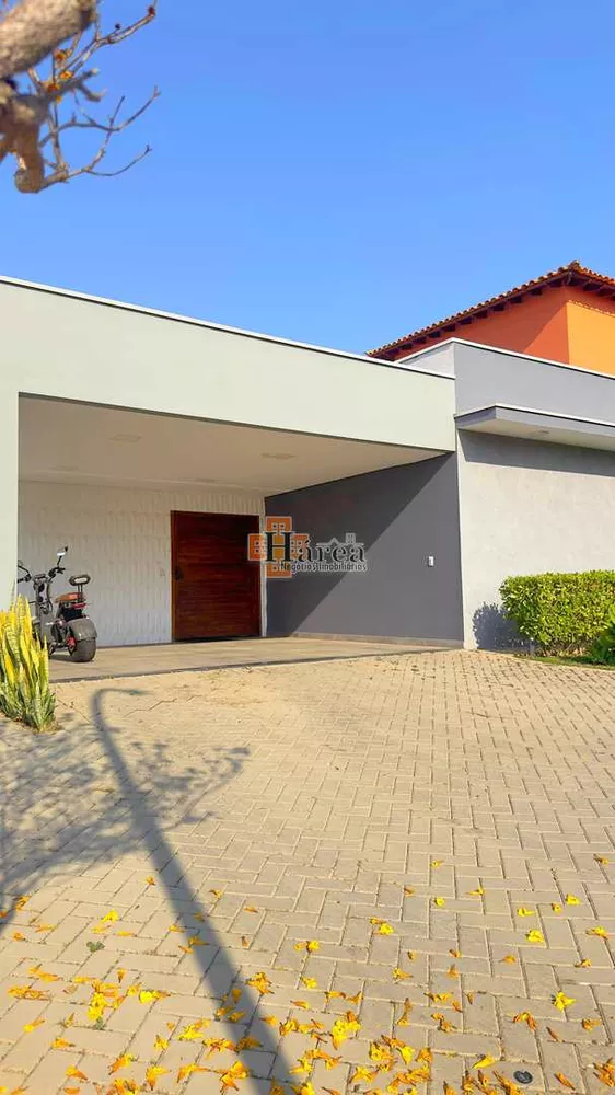 Casa de Condomínio à venda com 4 quartos, 236m² - Foto 2