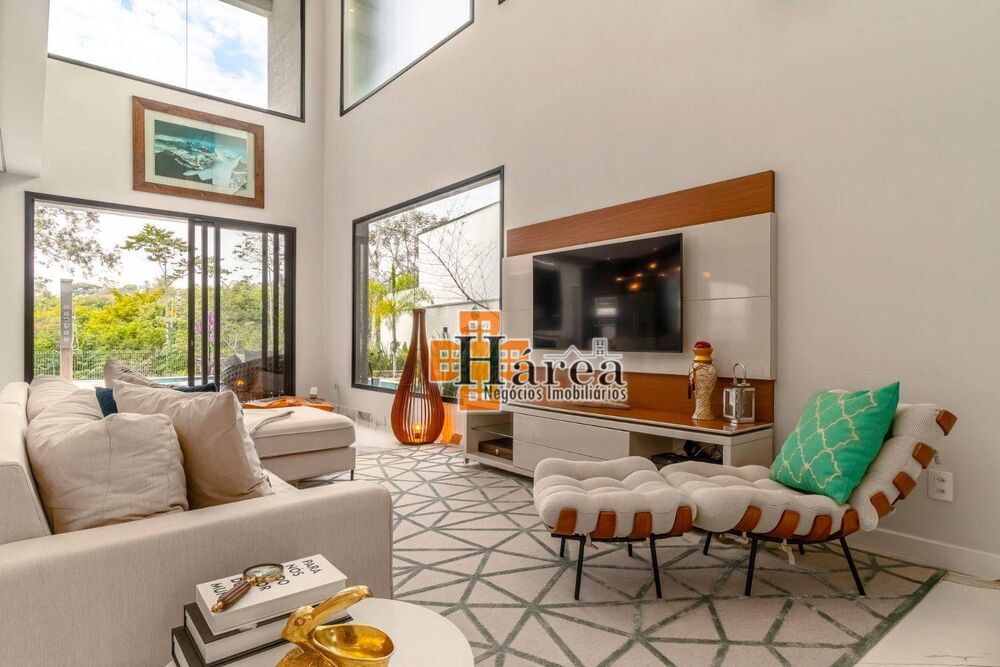 Sobrado, 3 quartos, 299 m² - Foto 1