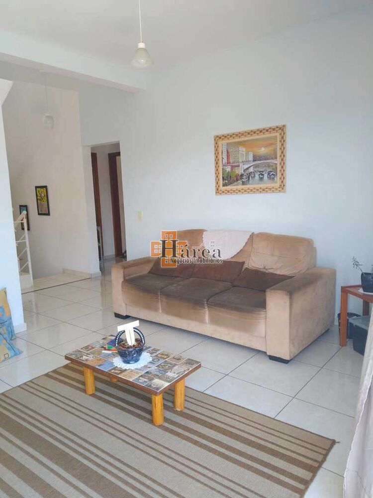 Casa de Condomínio à venda com 3 quartos, 230m² - Foto 2