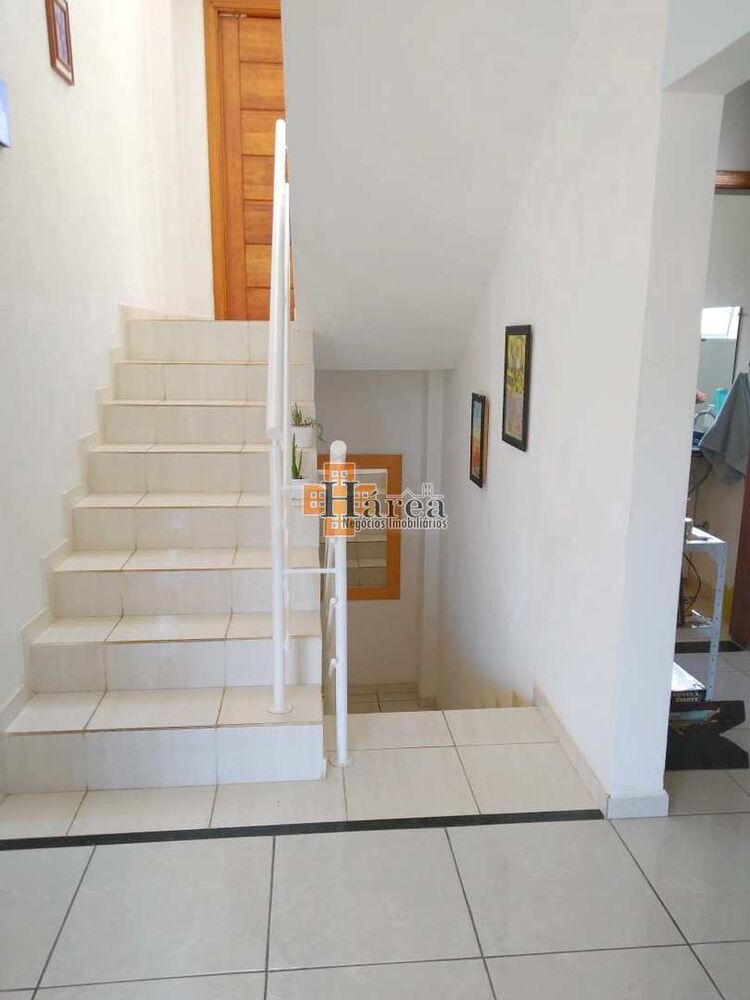 Casa de Condomínio à venda com 3 quartos, 230m² - Foto 4