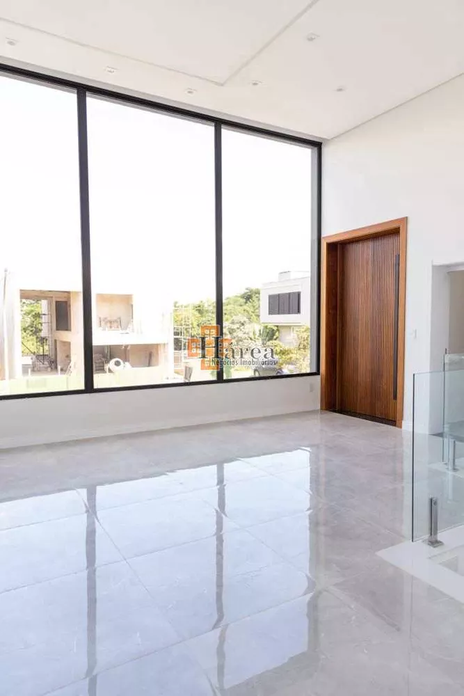 Casa de Condomínio à venda com 3 quartos, 238m² - Foto 2