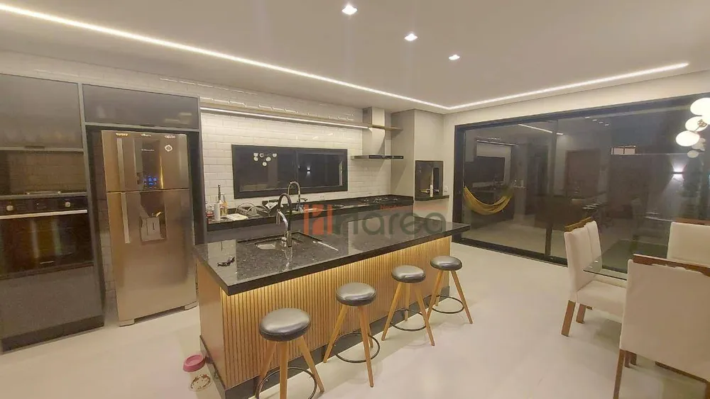 Sobrado, 3 quartos, 275 m² - Foto 2