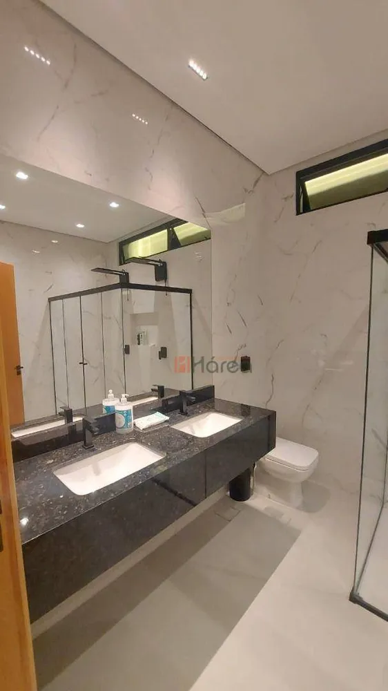 Sobrado, 3 quartos, 275 m² - Foto 1