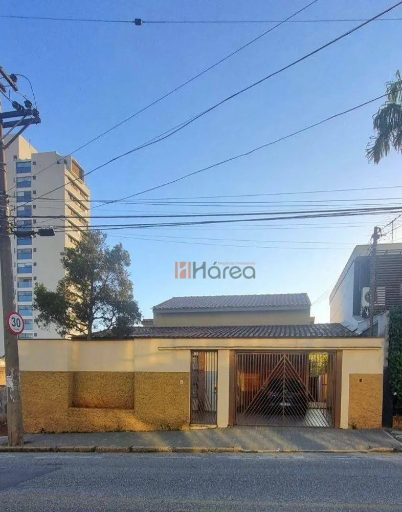 Casa, 3 quartos, 222 m² - Foto 1