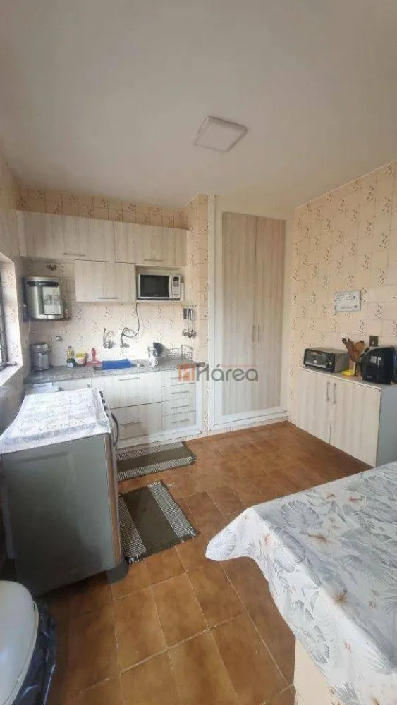 Casa, 3 quartos, 222 m² - Foto 8