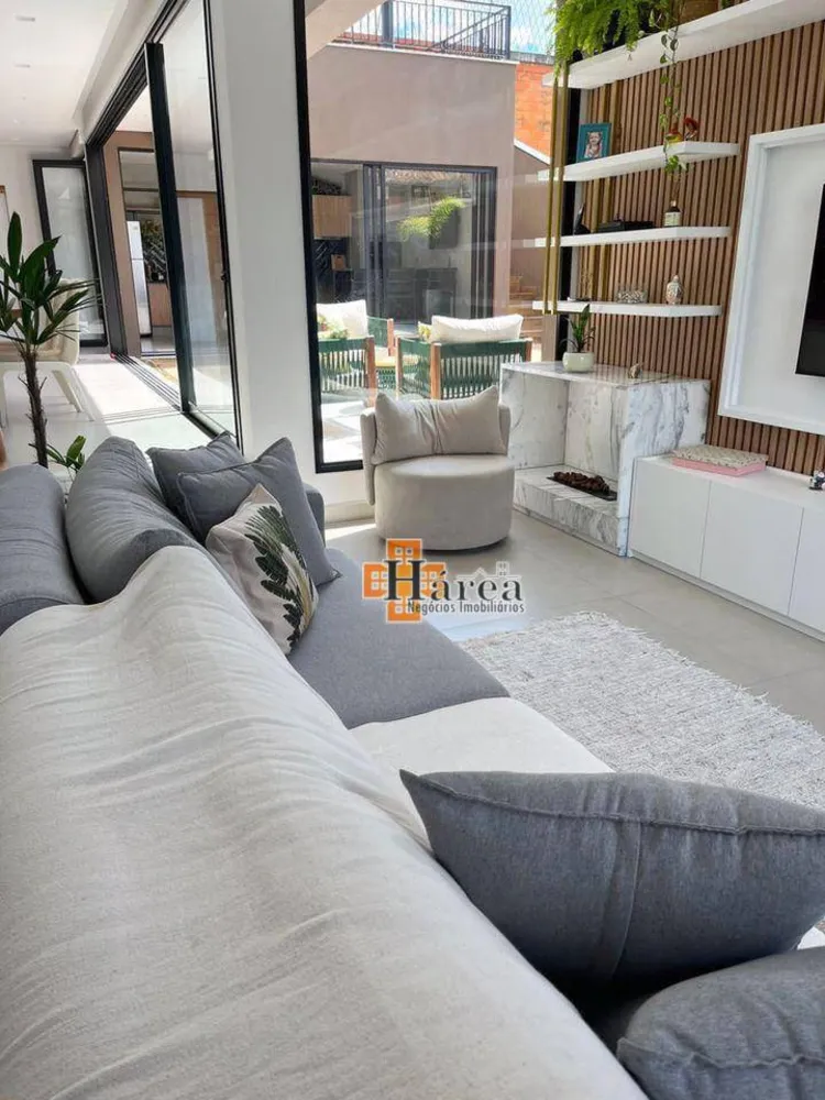 Sobrado, 4 quartos, 330 m² - Foto 1