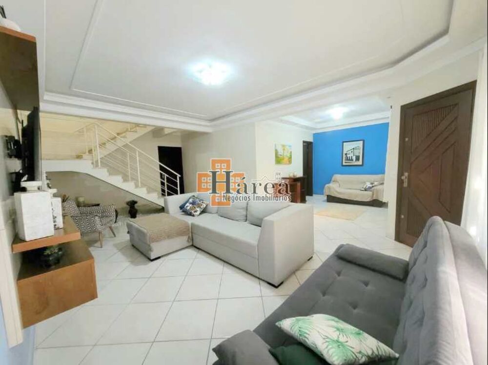 Sobrado à venda com 5 quartos, 374m² - Foto 1