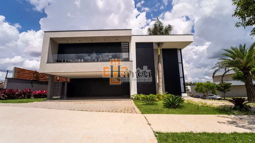 Sobrado à venda com 4 quartos, 560m² - Foto 1