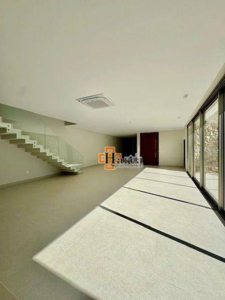 Sobrado, 4 quartos, 405 m² - Foto 1