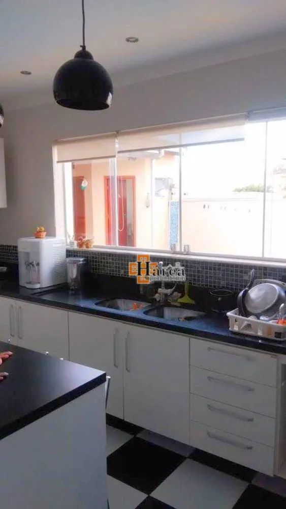 Sobrado, 3 quartos, 240 m² - Foto 8