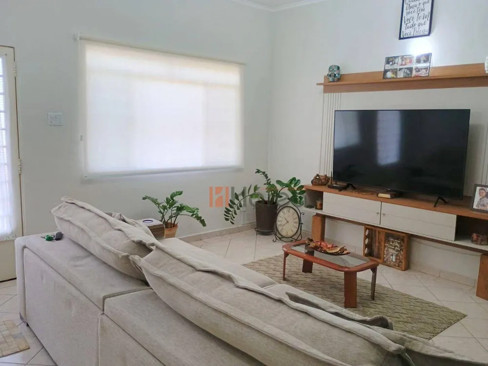 Casa, 4 quartos, 247 m² - Foto 2