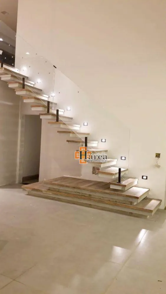Sobrado, 3 quartos, 313 m² - Foto 1