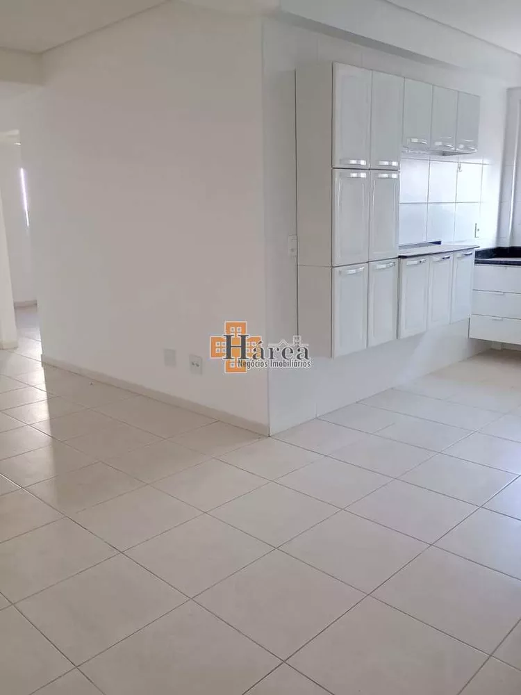 Apartamento à venda com 2 quartos, 68m² - Foto 5