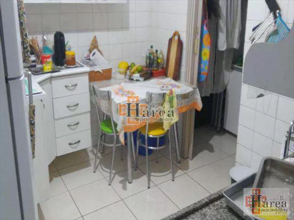 Apartamento à venda com 2 quartos, 60m² - Foto 13