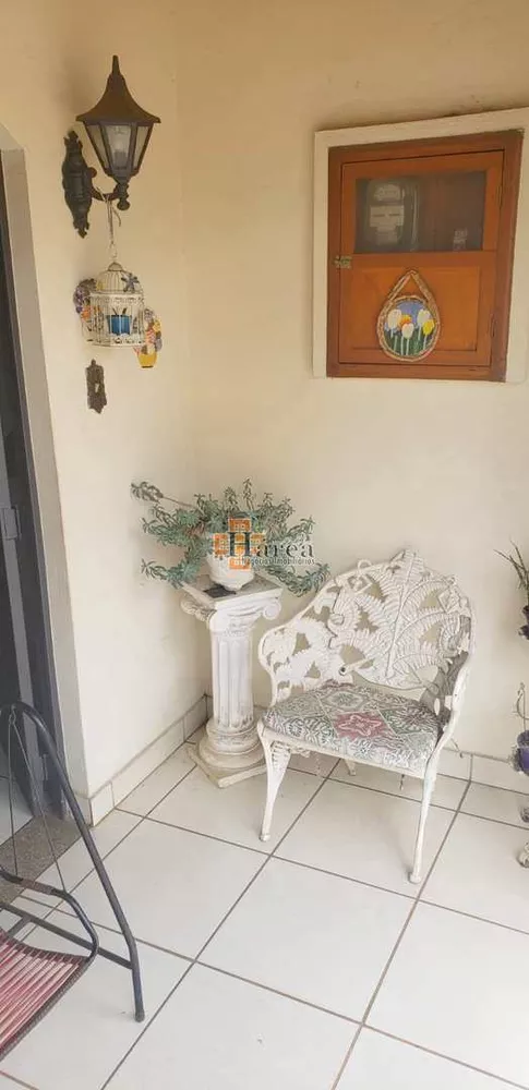 Casa à venda com 3 quartos, 180m² - Foto 4