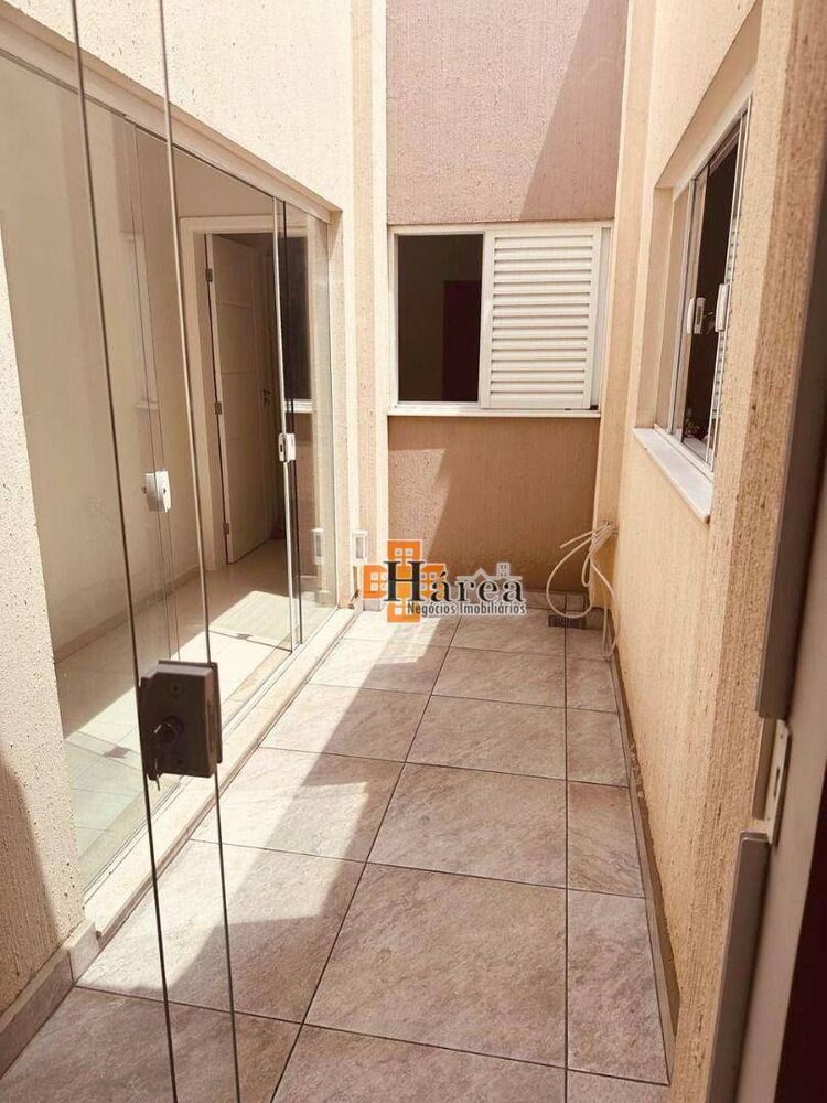 Sobrado à venda com 2 quartos, 230m² - Foto 3