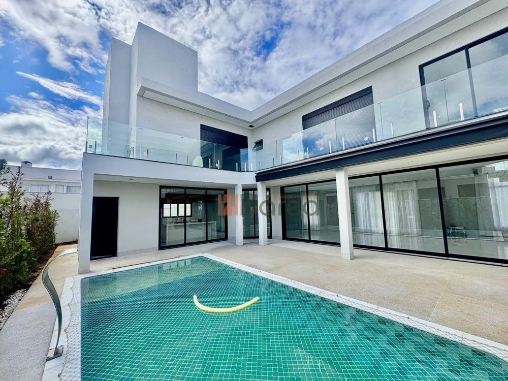 Sobrado, 3 quartos, 420 m² - Foto 1
