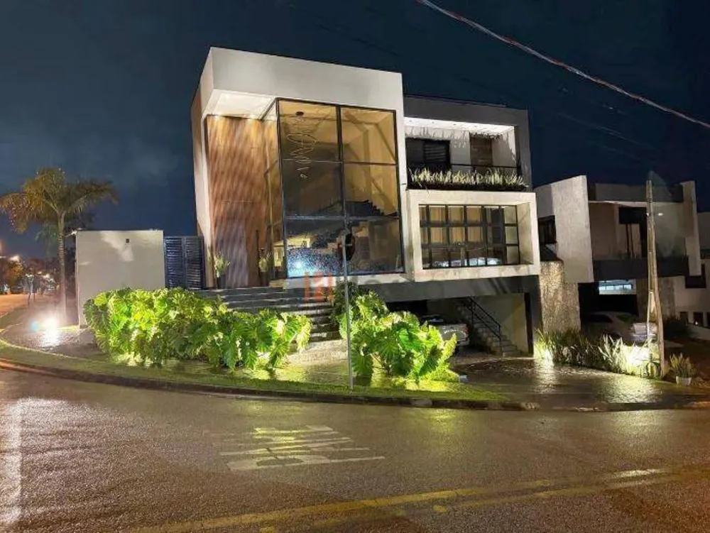Sobrado, 3 quartos, 369 m² - Foto 1