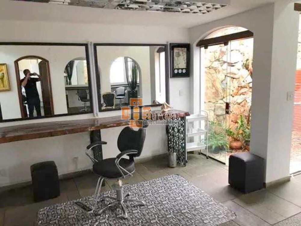 Casa à venda e aluguel com 3 quartos, 277m² - Foto 3