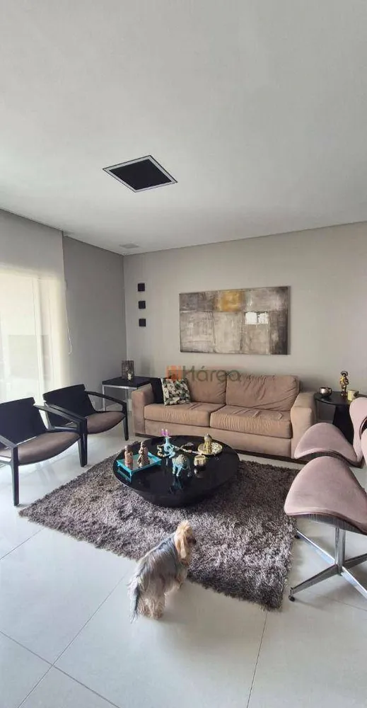 Apartamento, 3 quartos, 196 m² - Foto 2