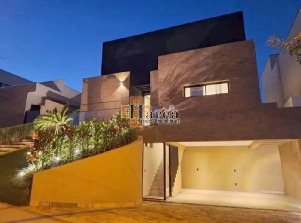 Casa de Condomínio à venda com 4 quartos, 317m² - Foto 1