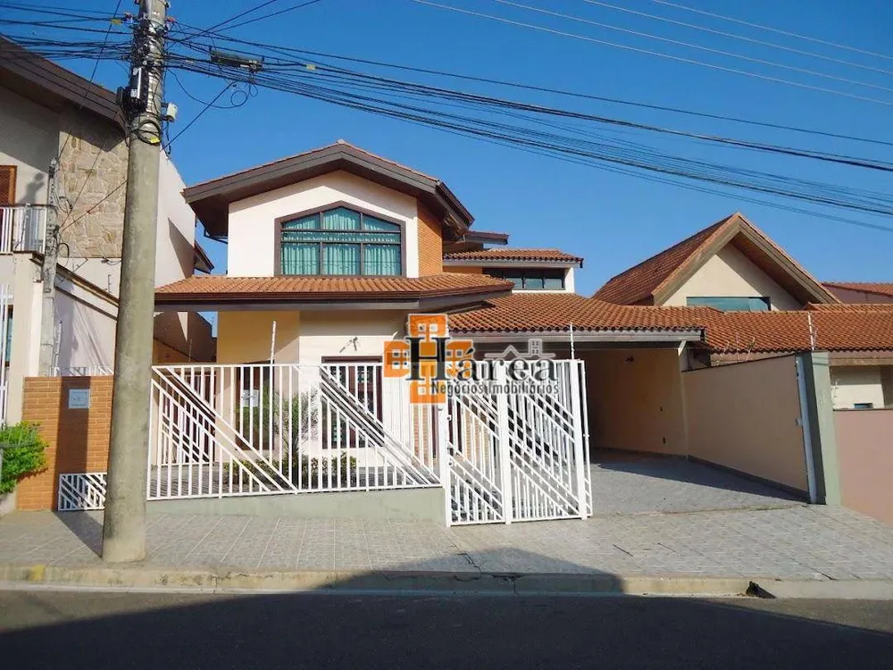 Sobrado, 3 quartos, 389 m² - Foto 1