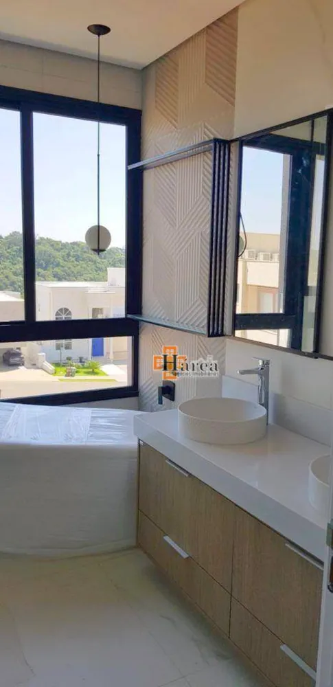 Sobrado, 3 quartos, 276 m² - Foto 1