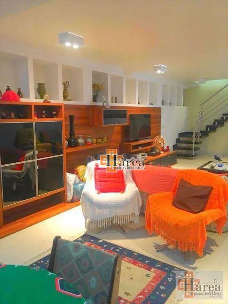 Sobrado, 3 quartos, 390 m² - Foto 1
