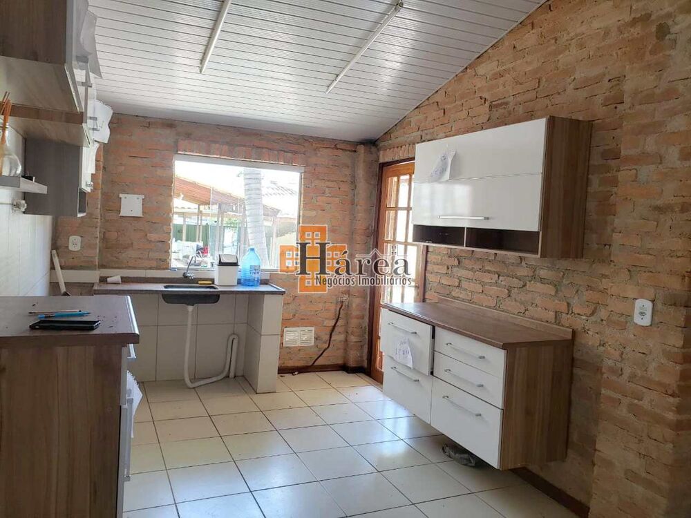 Casa à venda com 1 quarto, 80m² - Foto 1