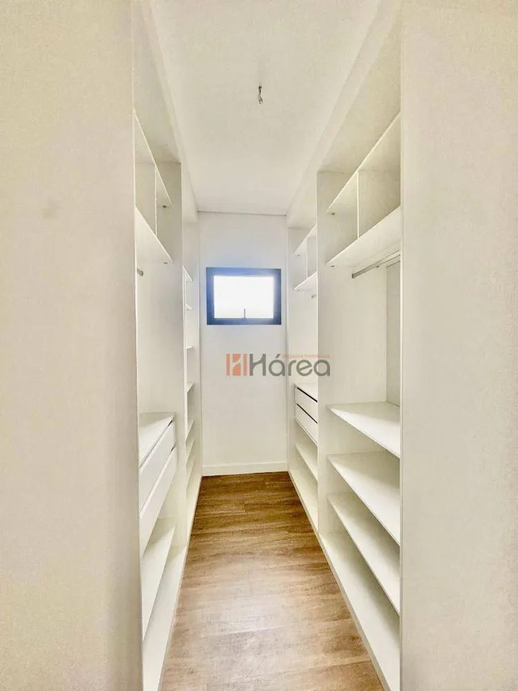 Sobrado, 3 quartos, 287 m² - Foto 1
