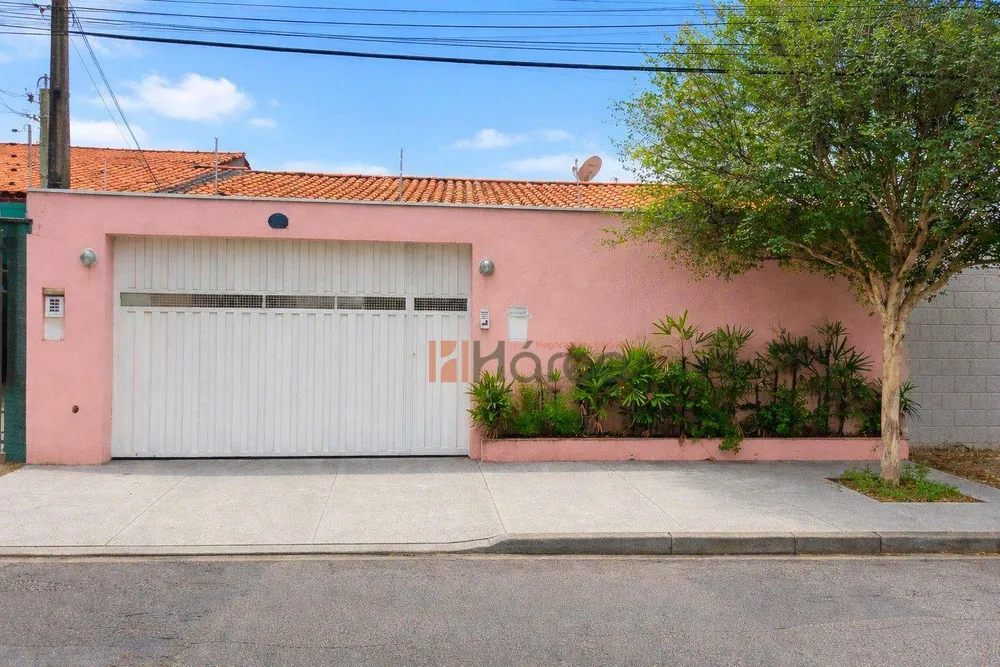 Casa, 4 quartos, 250 m² - Foto 1