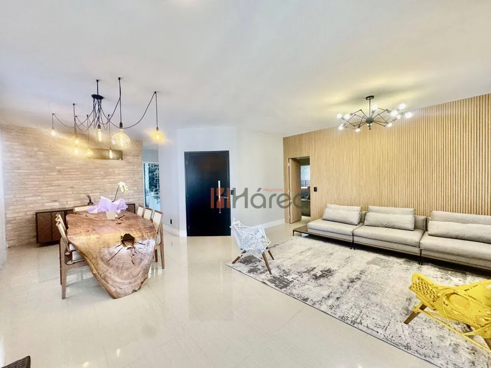 Apartamento, 3 quartos, 196 m² - Foto 1