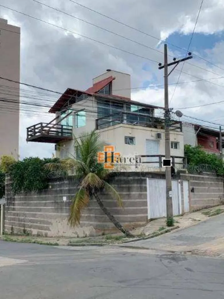 Sobrado, 3 quartos, 202 m² - Foto 1