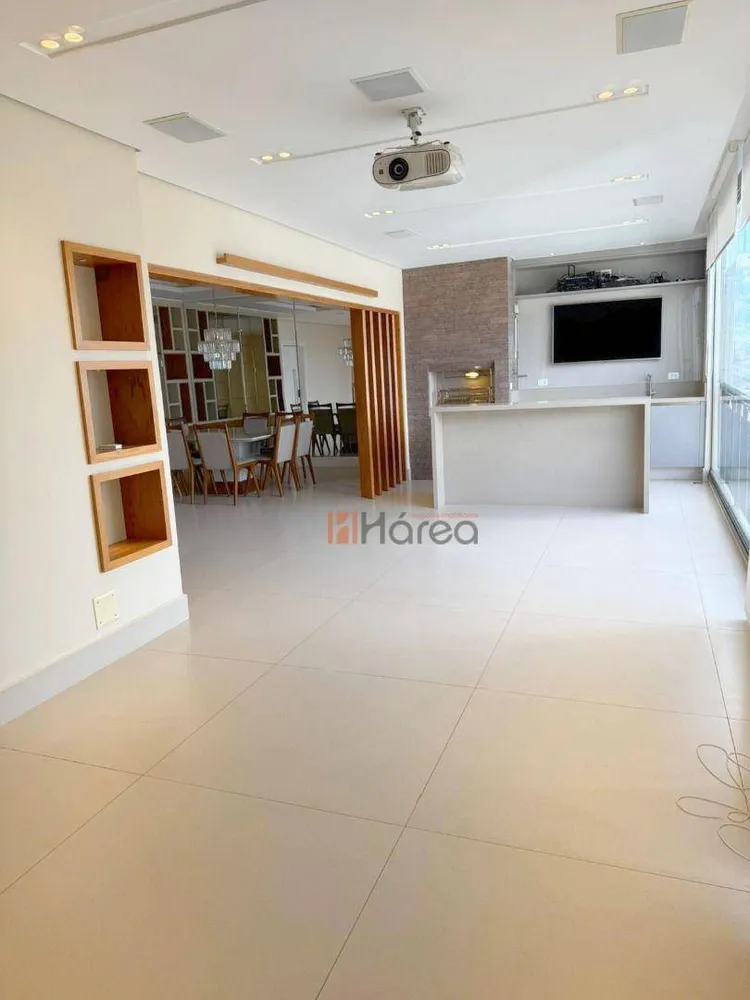 Apartamento, 3 quartos, 2047 m² - Foto 2