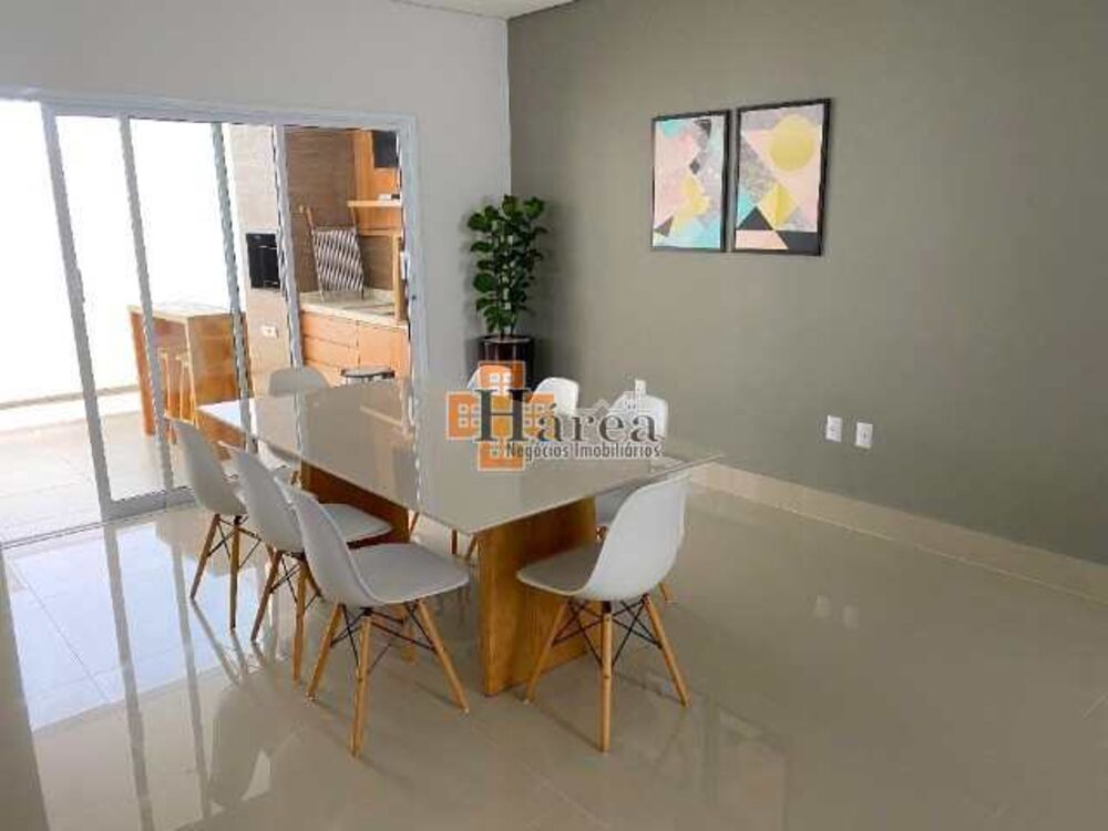 Sobrado à venda com 4 quartos, 254m² - Foto 1
