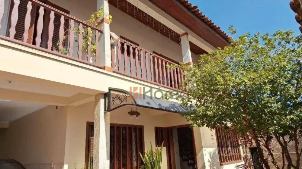 Sobrado, 3 quartos, 402 m² - Foto 1