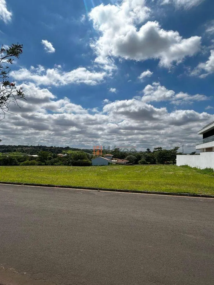 Loteamento e Condomínio, 1100 m² - Foto 1
