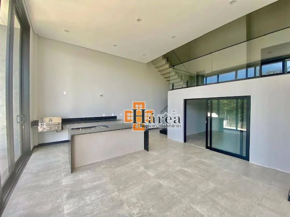 Sobrado, 3 quartos, 303 m² - Foto 1