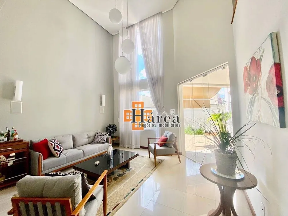 Sobrado, 4 quartos, 306 m² - Foto 1