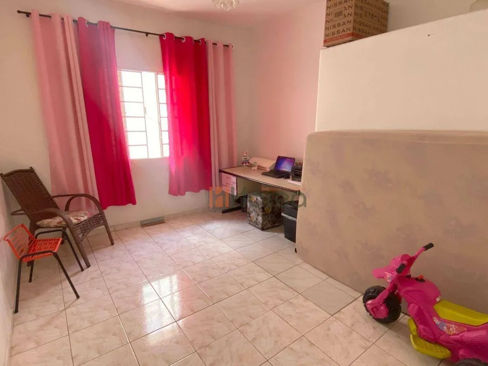 Casa, 3 quartos, 240 m² - Foto 3