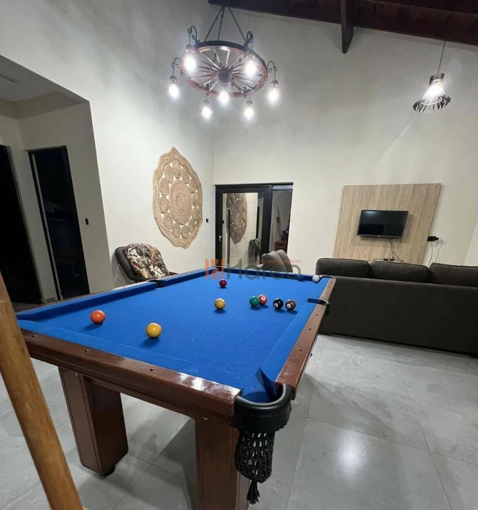 Chácara, 3 quartos, 2800 m² - Foto 1