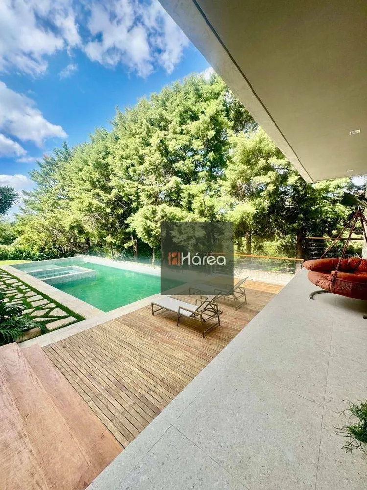 Sobrado, 3 quartos, 704 m² - Foto 1