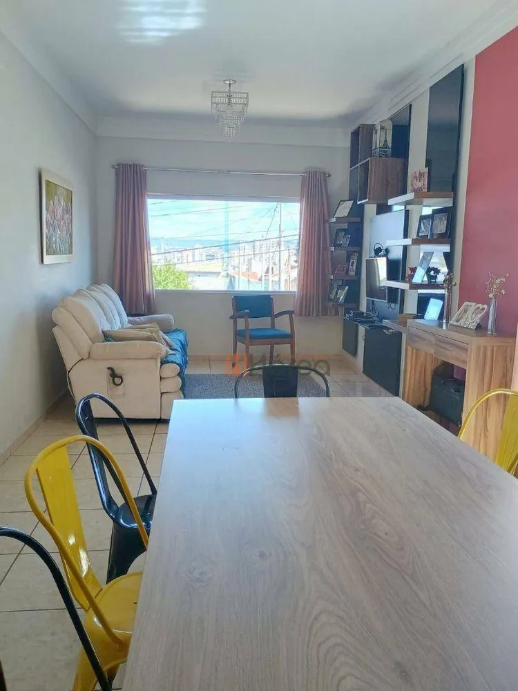 Sobrado, 3 quartos, 198 m² - Foto 2