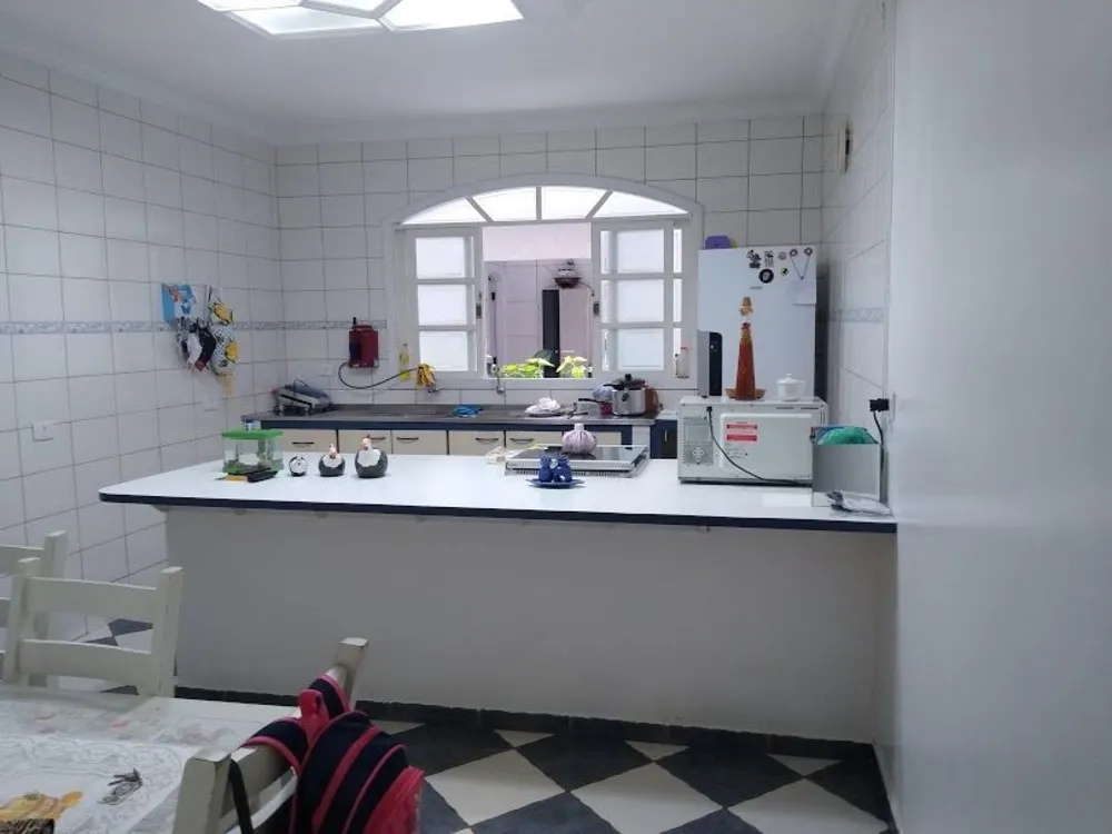 Casa, 3 quartos, 210 m² - Foto 4