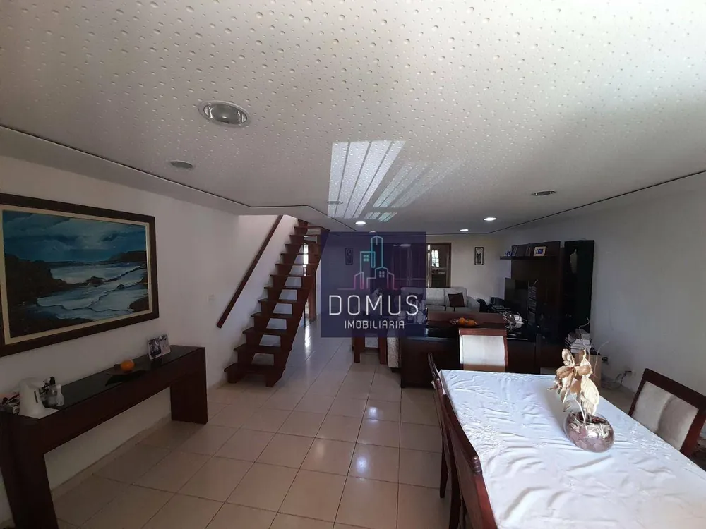 Casa, 3 quartos, 302 m² - Foto 2