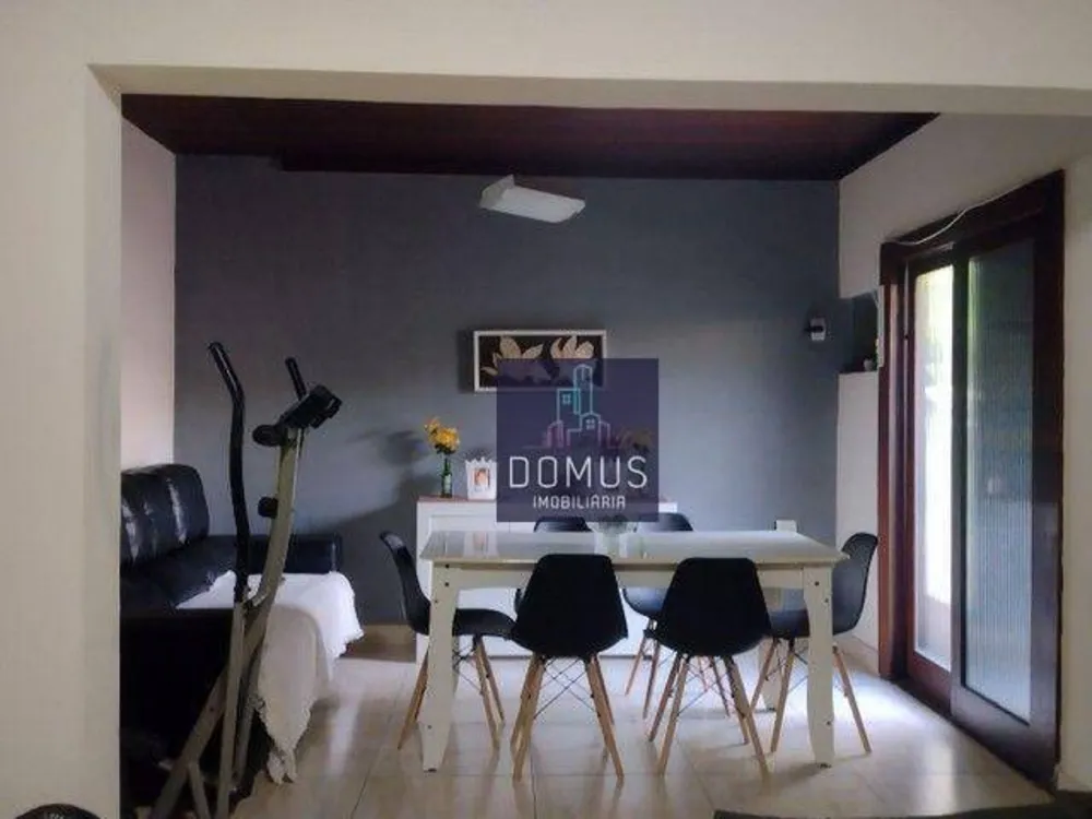 Casa, 4 quartos, 240 m² - Foto 1