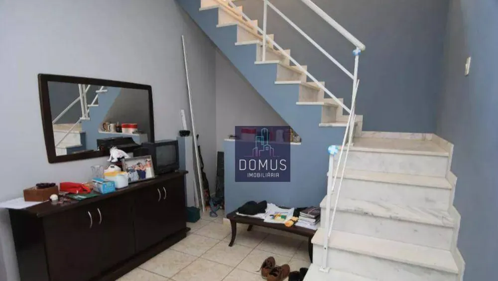 Casa, 4 quartos, 240 m² - Foto 1